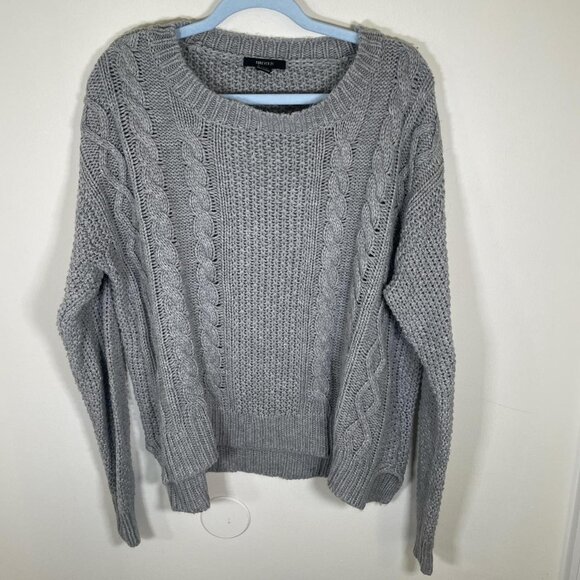 Forever 21 Gray Cable Knit Sweater - Picture 1 of 2